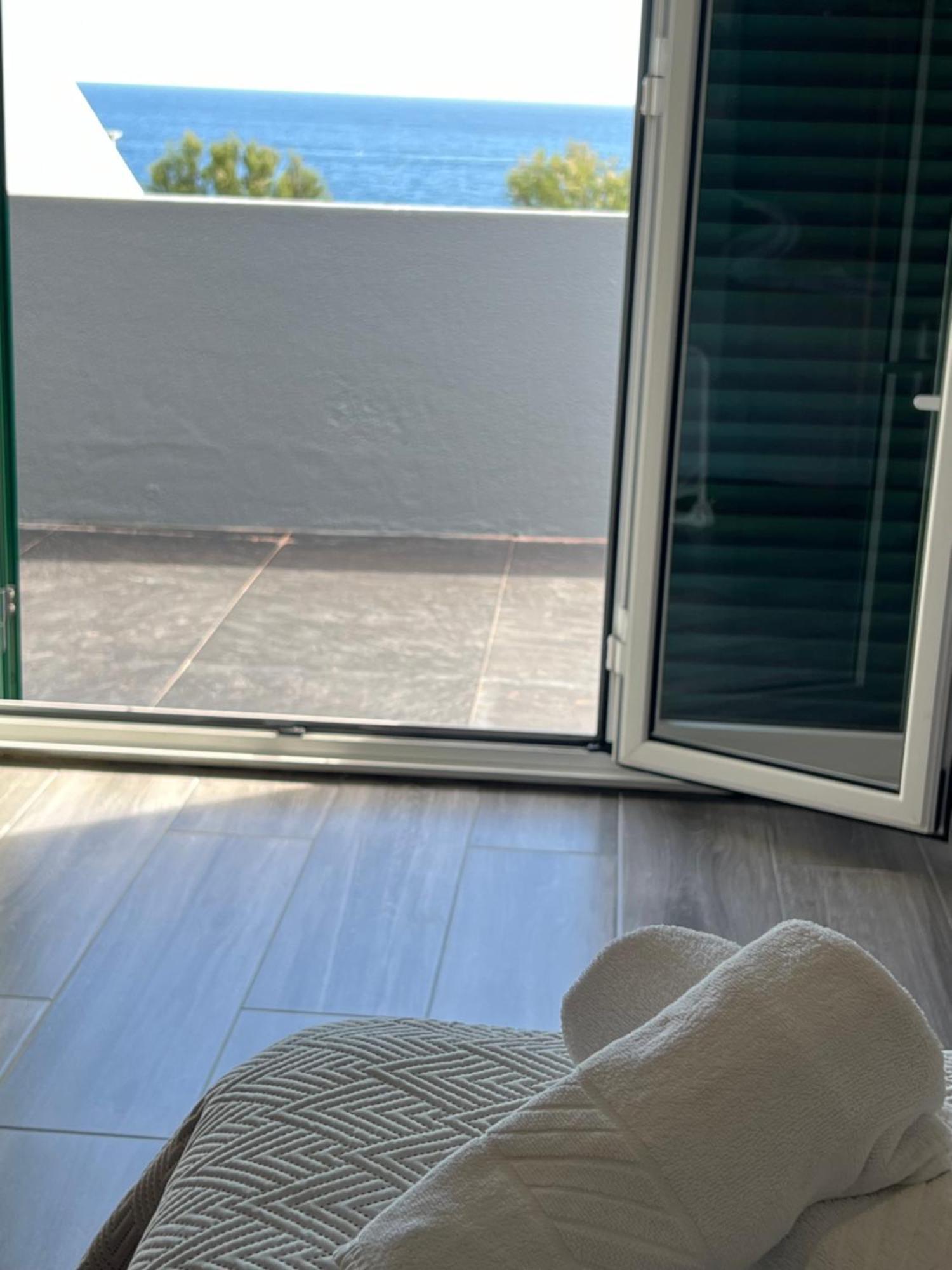 Casa A 2 Minutos A Pe De Piscina Natural Ponta Delgada