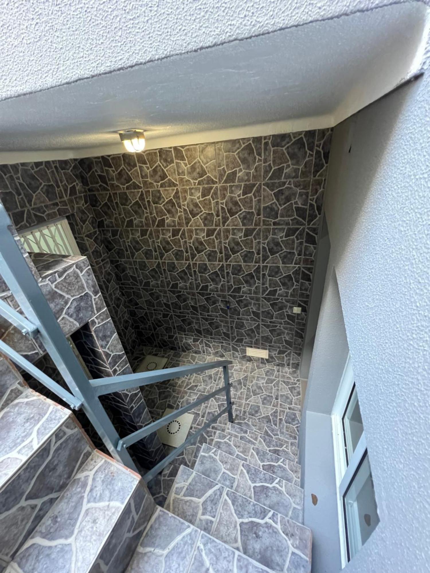 Casa A 2 Minutos A Pe De Piscina Natural * Ponta Delgada